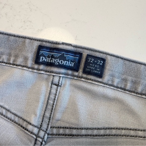 Patagonia Men's Performance Straight Fit Jeans Style 56025 — 32x32, Light Gray - Picture 4 of 8